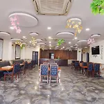 Fabhotel Leaf Paradise