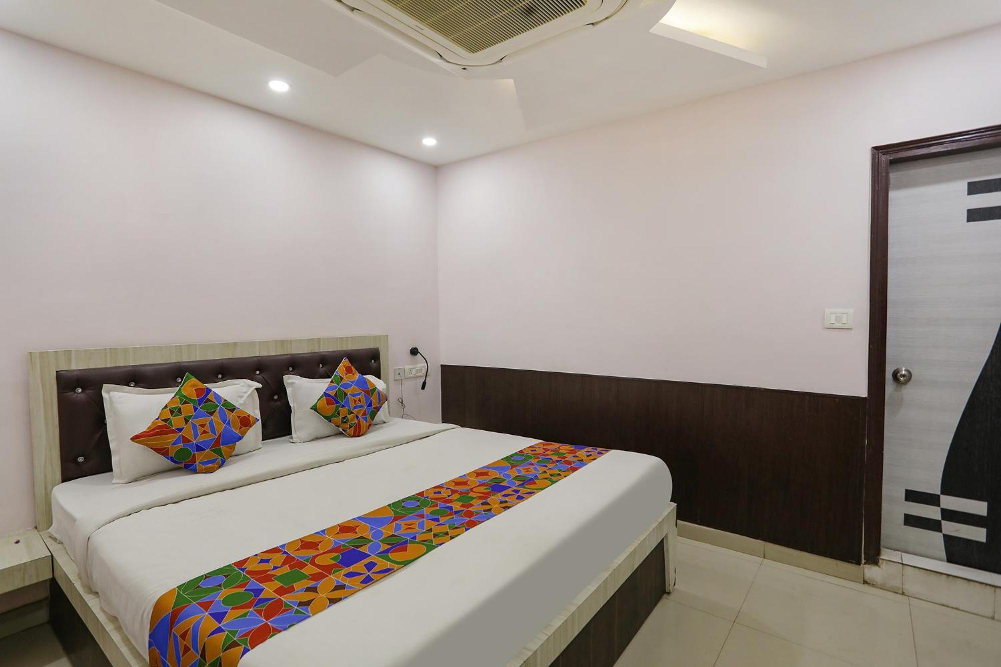 Fabhotel Leaf Paradise 3*