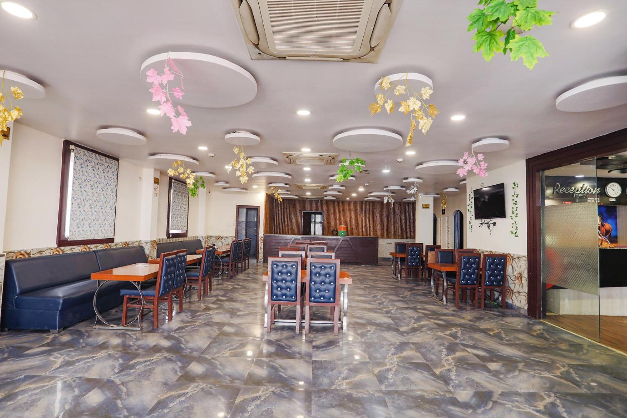 Fabhotel Leaf Paradise Hotel