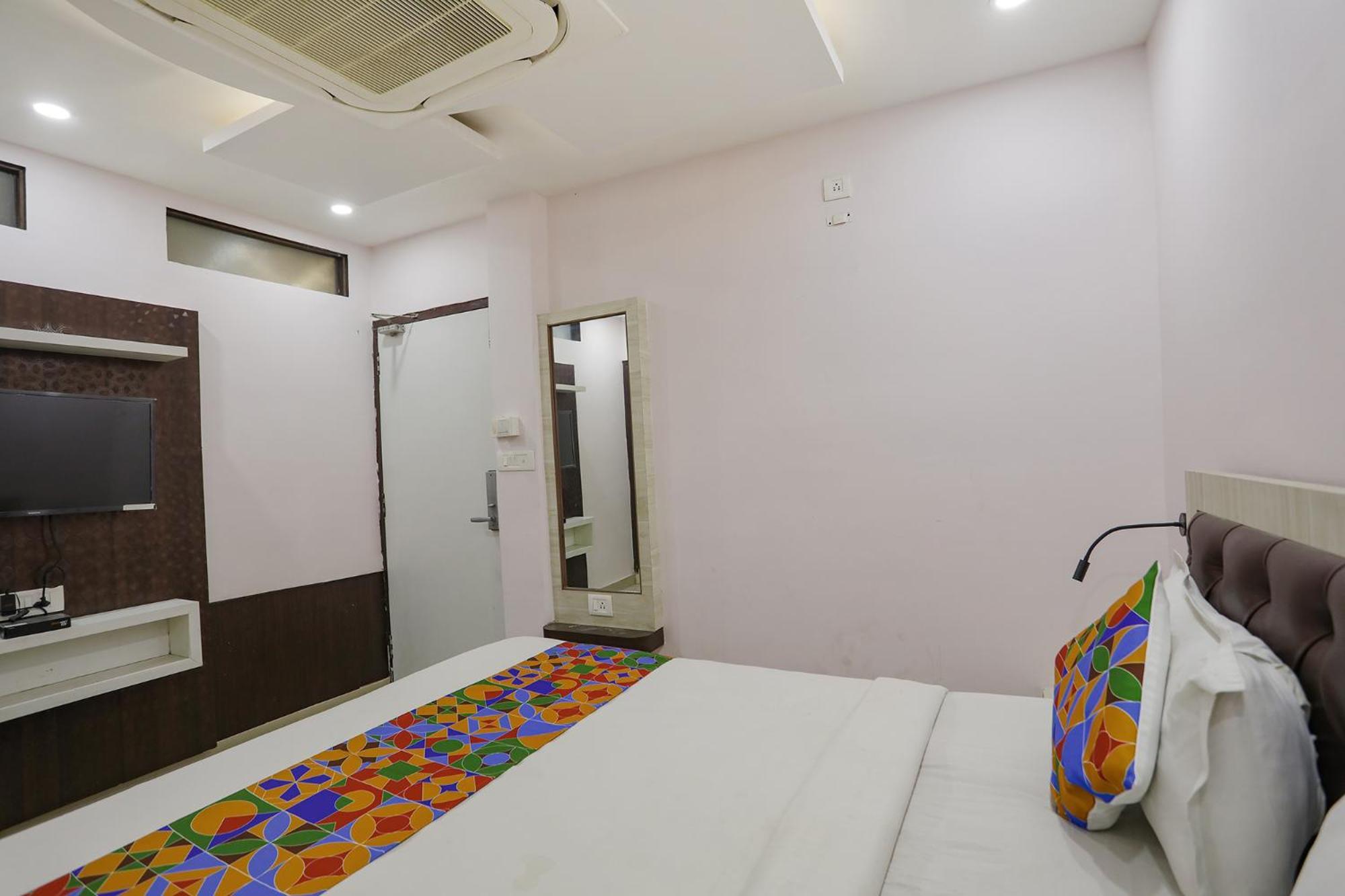 Hotel Fabhotel Leaf Paradise 3*