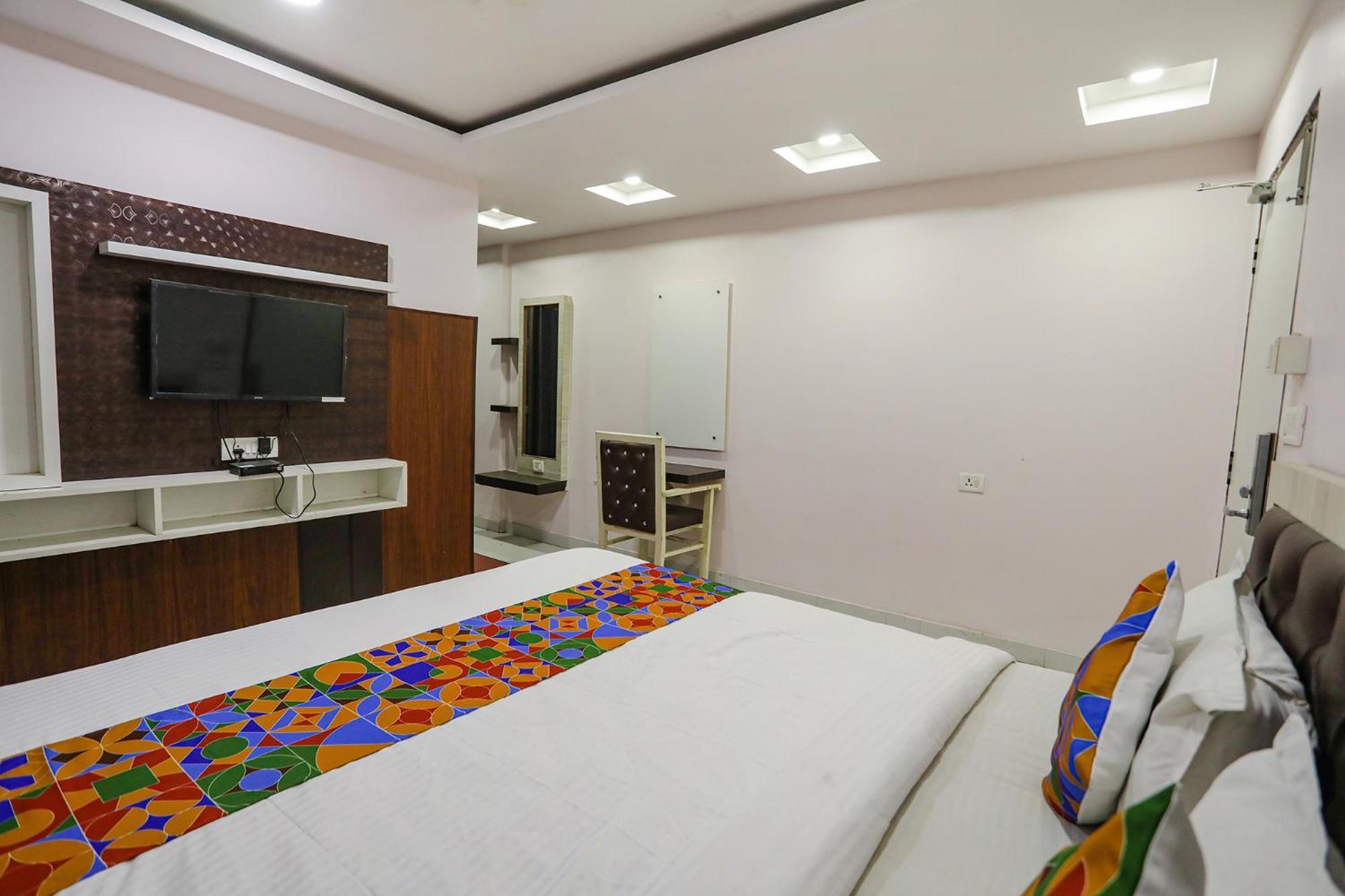 Fabhotel Leaf Paradise Lucknow