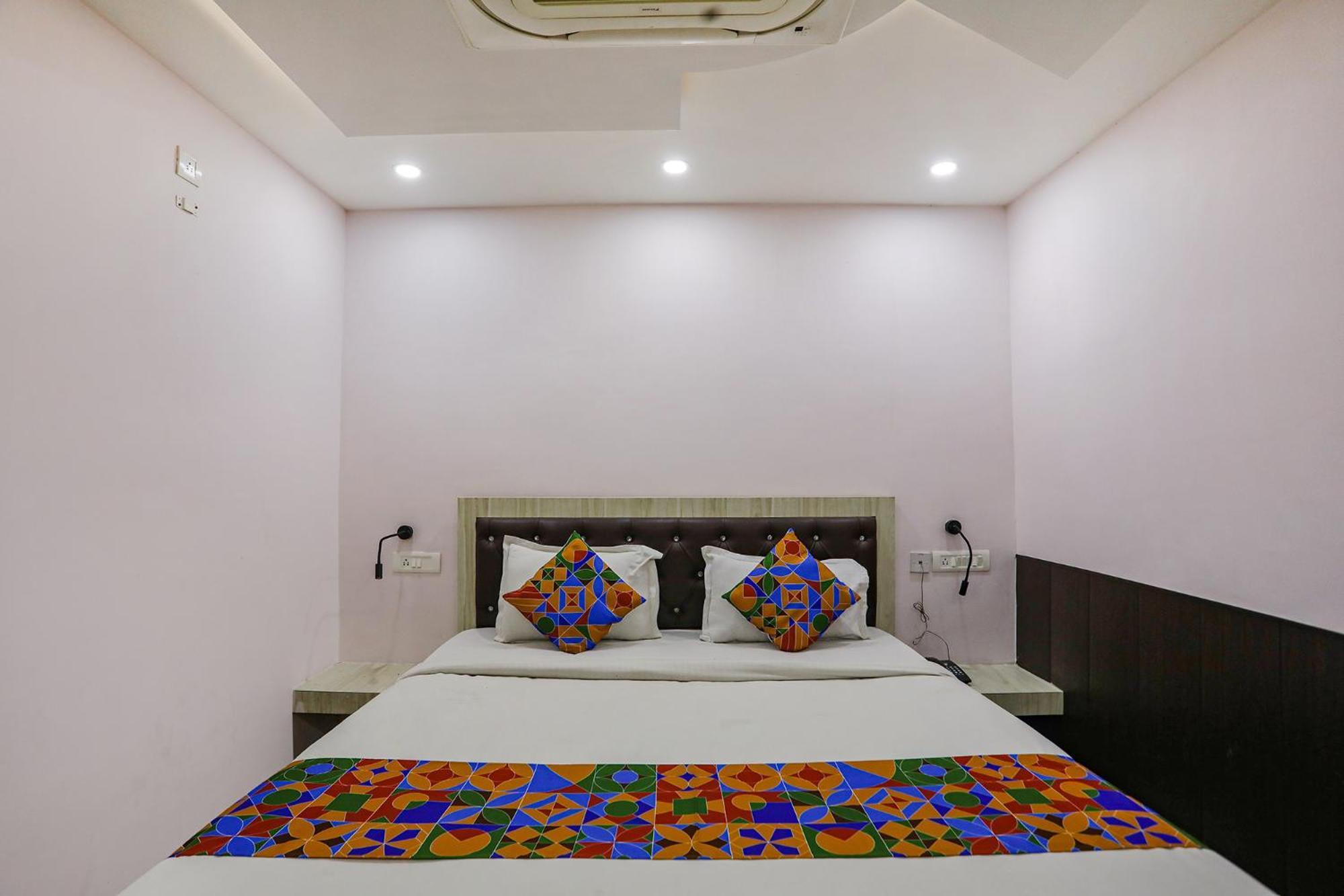 Fabhotel Leaf Paradise 3*
